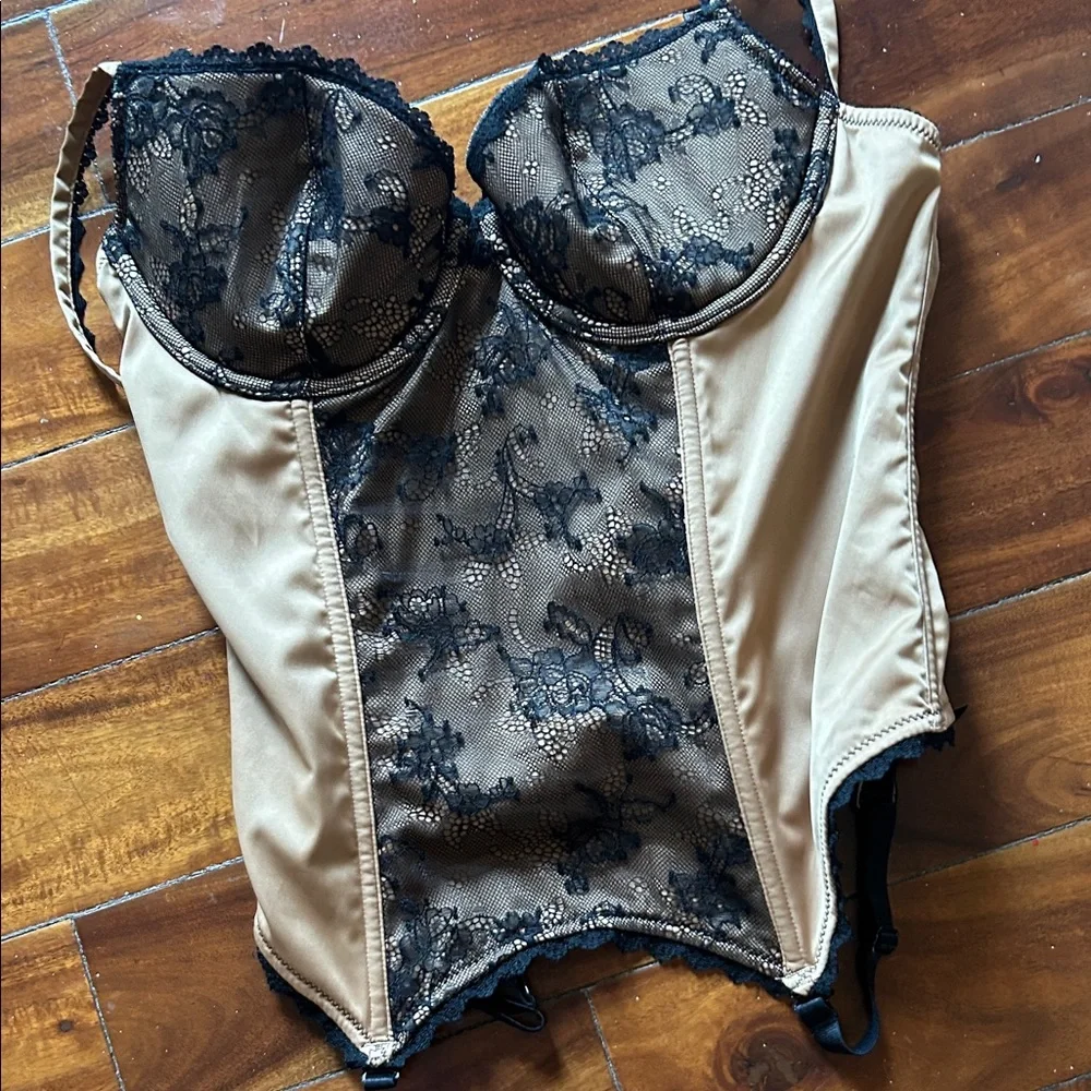 Victoria's Secret Black Lace Over Tan Bustier Corset - Picture 1 of 4